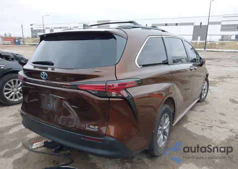 2022 Toyota Sienna Xle z USA, uszkodzony, nr VIN 5TDYRKEC4NS092922